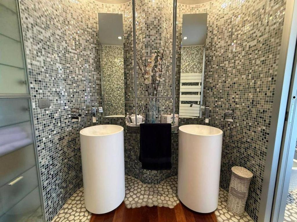 The Mirror *